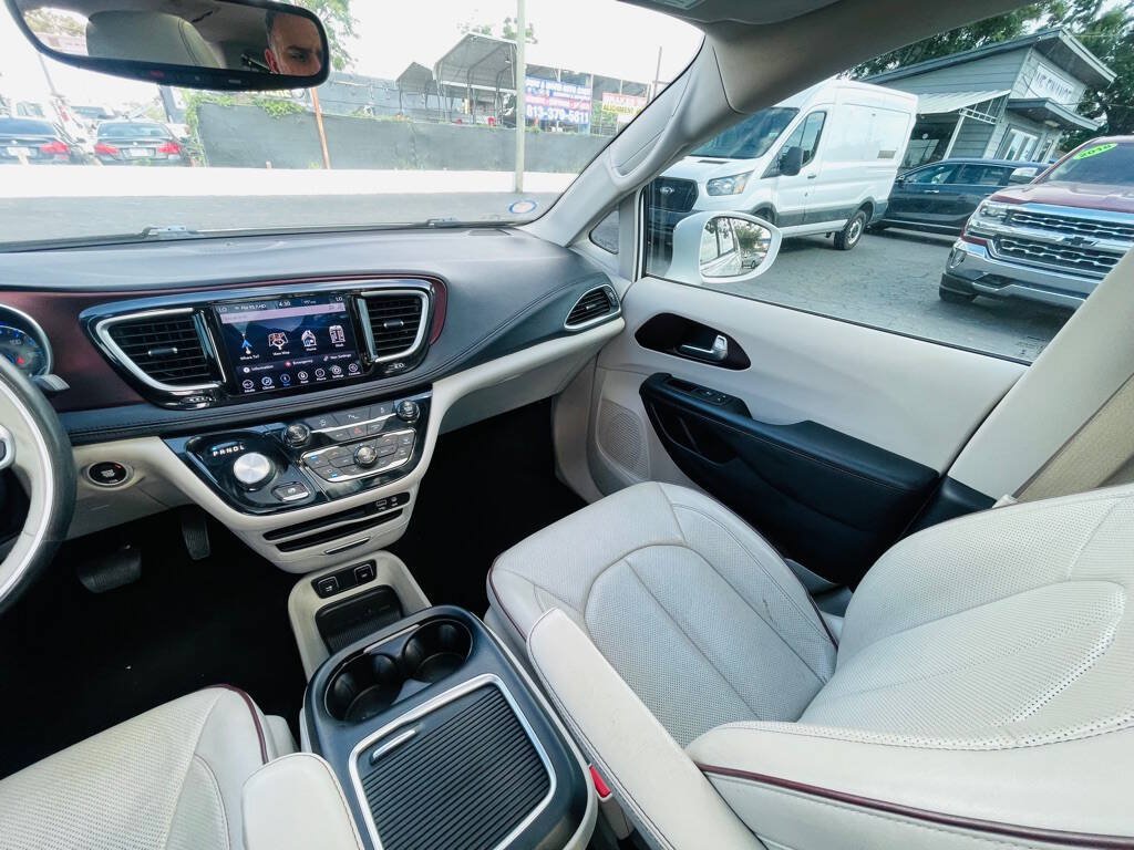 Used 2020 Chrysler Pacifica Limited FWD image 18