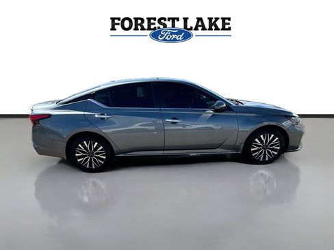 Used 2023 Nissan Altima 2.5 SV FWD image 8