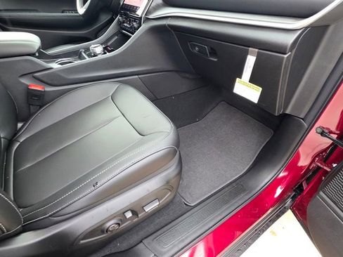 New 2025 Jeep Grand Cherokee L Limited w/ Black Appearance Package image 13