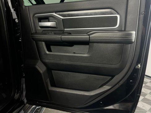 Used 2024 RAM 2500 Big Horn w/ Safety Group image 27