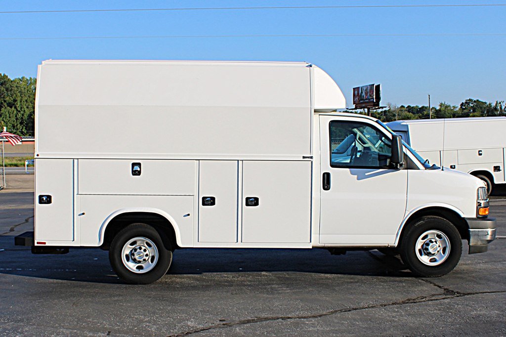 Used 2022 Chevrolet Express 3500 w/ Power Convenience Package RWD image 9