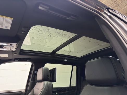 Used 2024 GMC Yukon XL Denali w/ Advanced Technology Package image 44