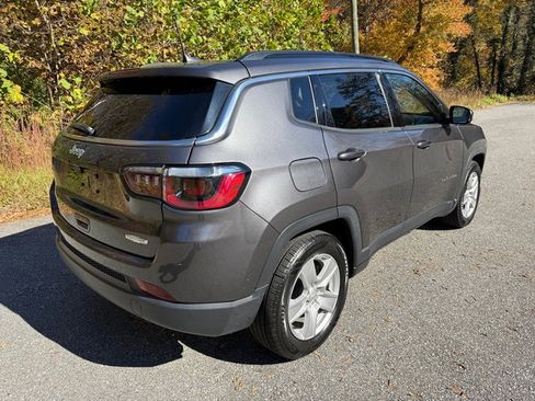 Used 2022 Jeep Compass Latitude image 6