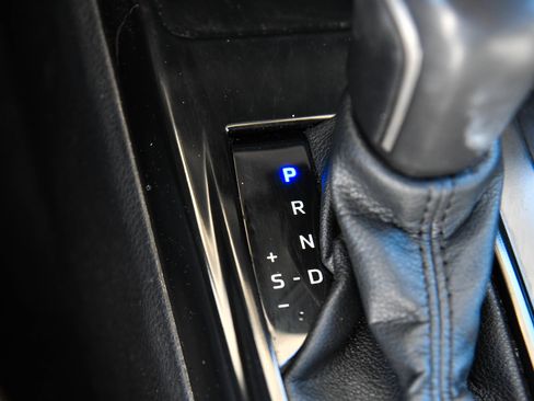 Used 2025 Toyota Camry SE w/ Convenience Package FWD image 29
