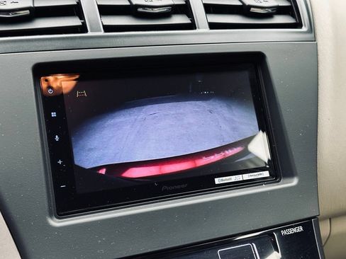 Used 2012 Toyota Prius V Five FWD image 32
