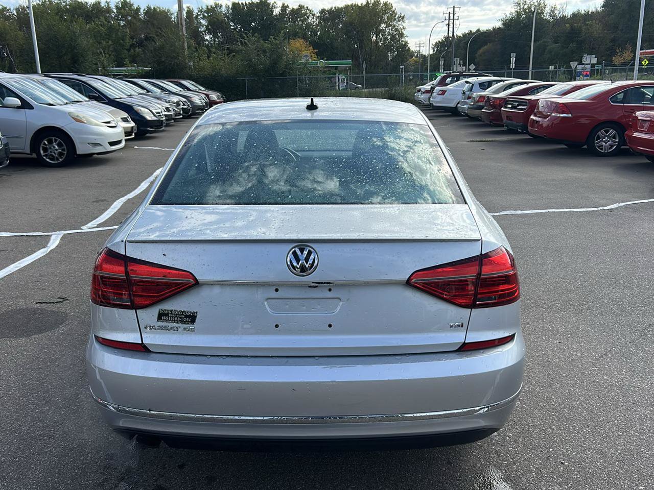 Used 2016 Volkswagen Passat 1.8T SE w/ Lighting Package FWD image 6