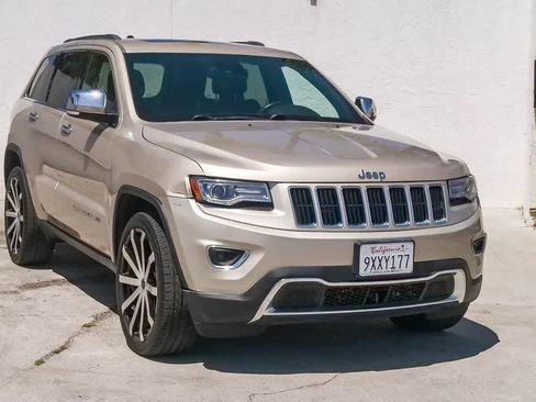 Used 2014 Jeep Grand Cherokee Limited w/ Luxury Group II AWD/4WD image 3