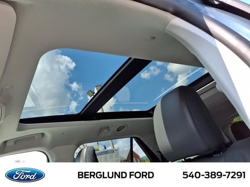 New 2025 Ford Explorer Active w/ Active Comfort Package image 6