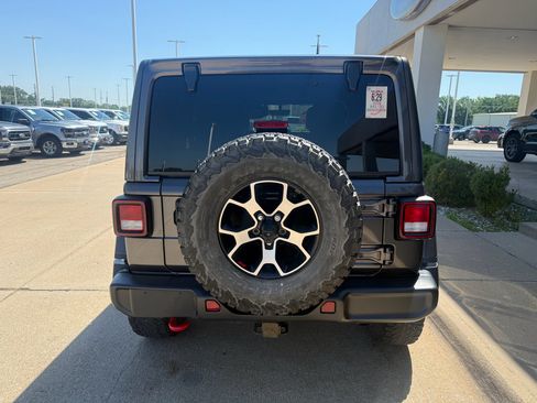 Used 2022 Jeep Wrangler Unlimited Rubicon w/ Cold Weather Group AWD/4WD image 7