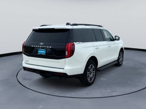Used 2025 Ford Expedition Active AWD/4WD image 6