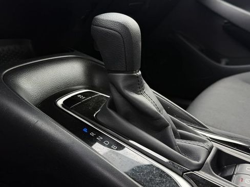 Certified 2020 Toyota Corolla LE FWD image 18