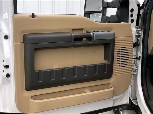 Used 2016 Ford F250 Lariat w/ Chrome Package image 21