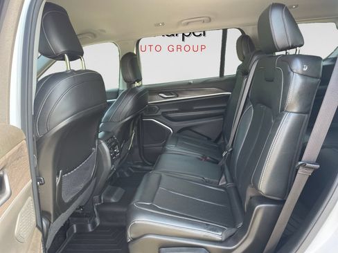 Used 2023 Jeep Grand Cherokee L Limited w/ Luxury Tech Group II AWD/4WD image 30