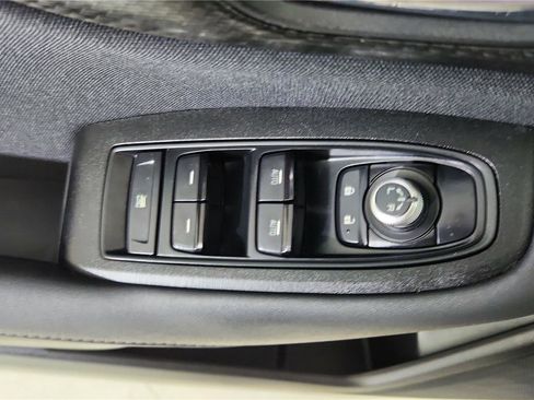 Used 2023 Subaru Outback Premium image 16