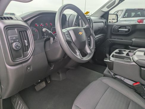 Used 2022 Chevrolet Silverado 1500 Custom image 9
