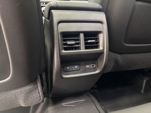 Used 2024 Cadillac XT4 Sport image 13