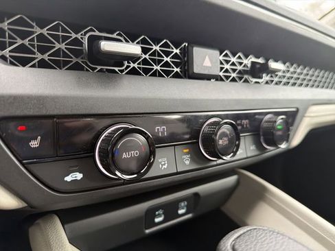 Used 2025 Honda Accord SE image 19