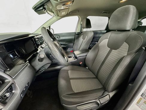 Used 2023 Kia Sorento LX FWD image 19