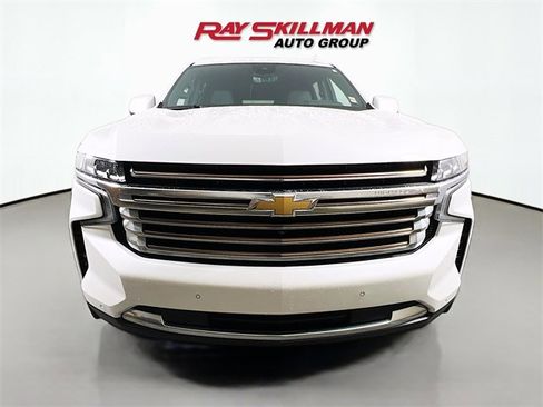 Used 2023 Chevrolet Suburban High Country image 2
