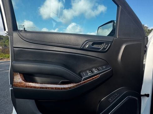 Used 2017 Chevrolet Suburban Premier image 10