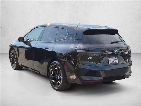 Used 2024 BMW iX xDrive50 w/ Premium Package AWD/4WD image 8