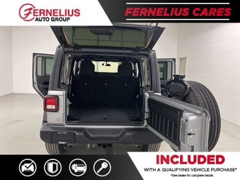 Used 2018 Jeep Wrangler Unlimited Sport S AWD/4WD image 19