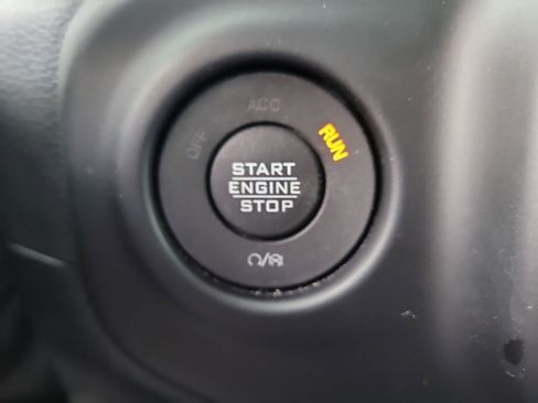 Used 2023 Jeep Wrangler Unlimited Sahara image 26