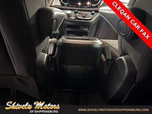 Used 2024 Chrysler Pacifica Touring image 24
