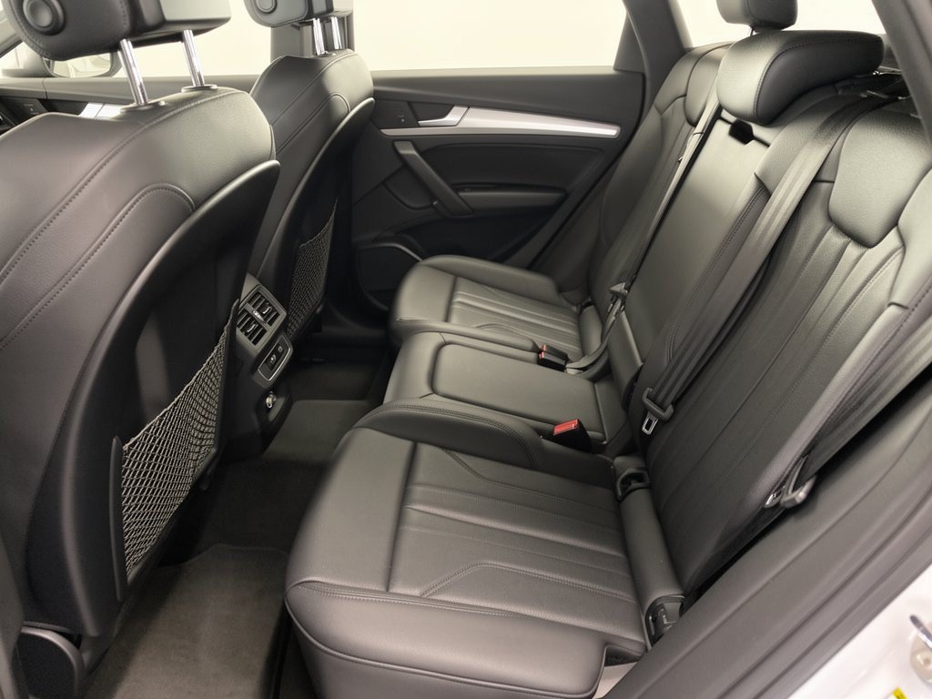 Used 2020 Audi Q5 2.0T Premium w/ Titanium Sport Package AWD/4WD image 25