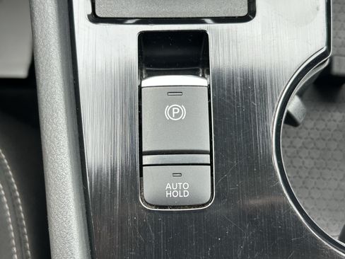 Used 2023 Nissan Rogue SV AWD/4WD image 32