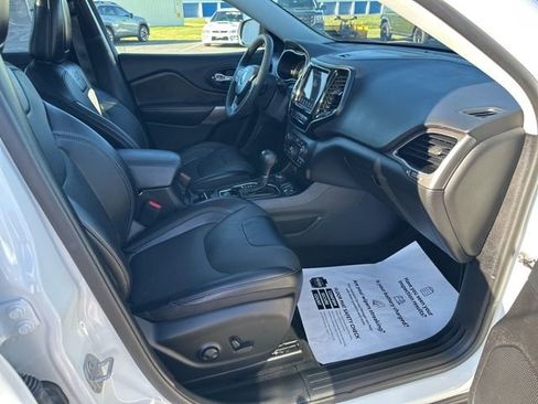 Used 2022 Jeep Cherokee Limited image 9