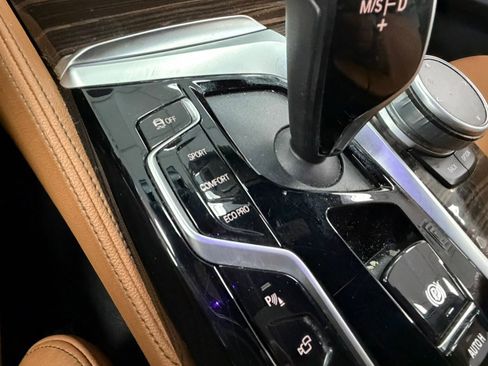 Used 2021 BMW 530i xDrive image 49