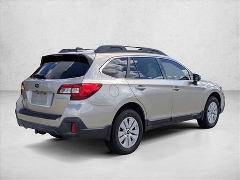Used 2018 Subaru Outback 2.5i Premium image 6