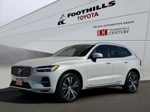 Used 2022 Volvo XC60 T8 Inscription w/ Advanced Package AWD/4WD image 3