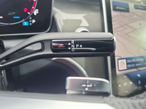 Used 2024 Mercedes-Benz GLC 300 4MATIC image 19