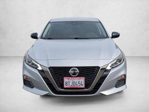 Used 2020 Nissan Altima 2.5 SR FWD image 2