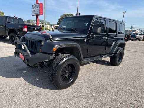 Used 2012 Jeep Wrangler Unlimited Sport AWD/4WD image 3