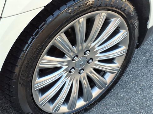 Used 2013 Lincoln MKS image 10