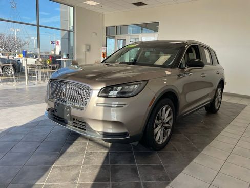 Used 2021 Lincoln Corsair AWD w/ Premium Package image 2