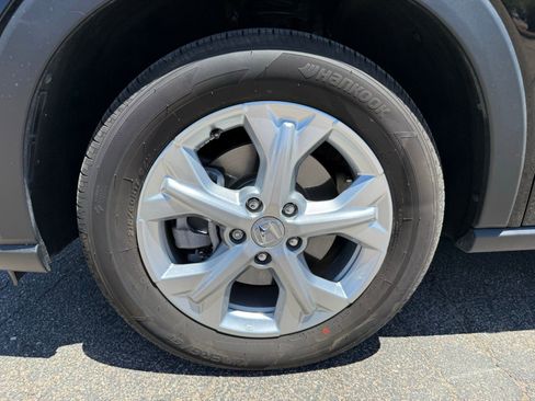 Certified 2025 Honda HR-V LX image 38