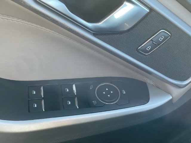 Used 2022 Ford Explorer XLT AWD/4WD image 27