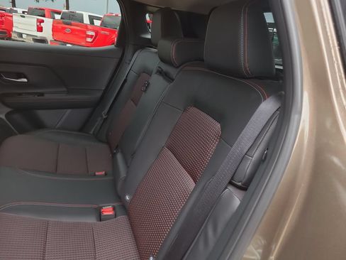 Certified 2025 Nissan Kicks SR FWD image 11