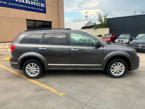 Used 2015 Dodge Journey SXT w/ Flexible Seating Group FWD image 9