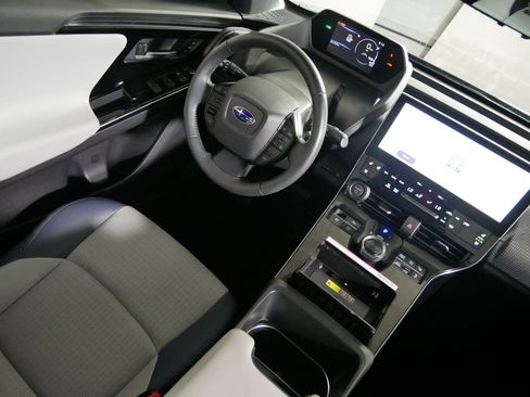 Used 2023 Subaru Solterra AWD image 9