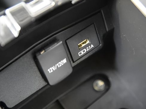 Used 2021 Toyota Corolla LE FWD image 27