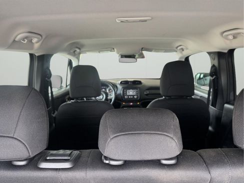 Used 2017 Jeep Renegade Latitude w/ Cold Weather Group AWD/4WD image 7