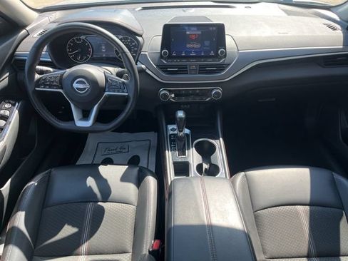 Used 2025 Nissan Altima 2.5 SR FWD image 10