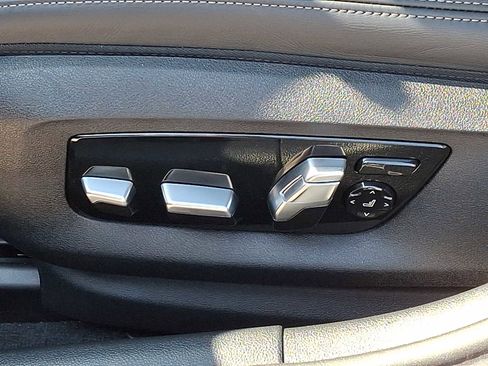 Used 2023 BMW M550i xDrive w/ Executive Package image 30