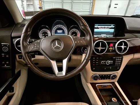 Used 2015 Mercedes-Benz GLK 350 4MATIC image 6