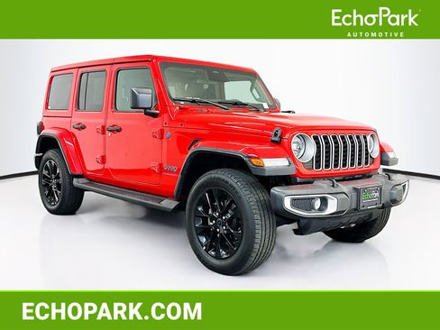 Used 2025 Jeep Wrangler Unlimited Sahara AWD/4WD image 1